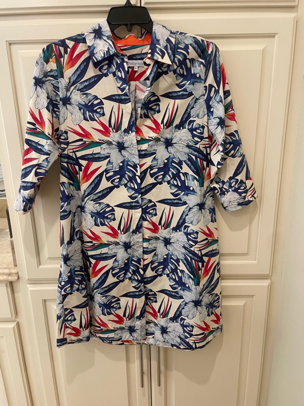 Perlavera, Boutique Brand Tropical Floral Button-Down — Blue, Red, Cream